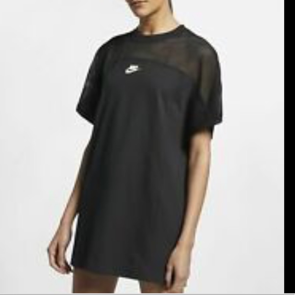 Nike Over Size Sweater/shirt Short Sleeves